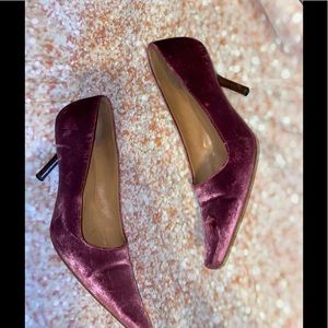 VINTAGE GUCCI VELVET HEELS 9B